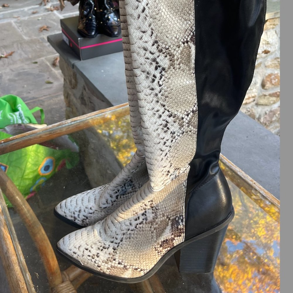 Over-The-Knee white faux snake skin western boots size 10